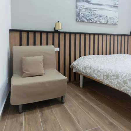Guest house Vomero House 2*